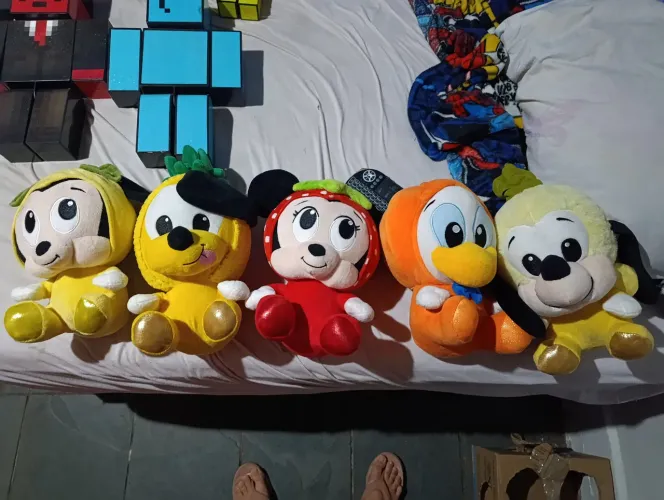 Bonecos coleção Carrefour