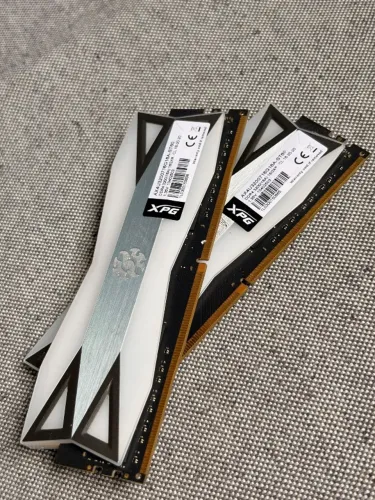 Memoria Ram XPG 32gb RGB 2x16 CL16 Ddr4 3200 mhz