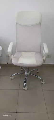 Mesas e cadeiras escritório 