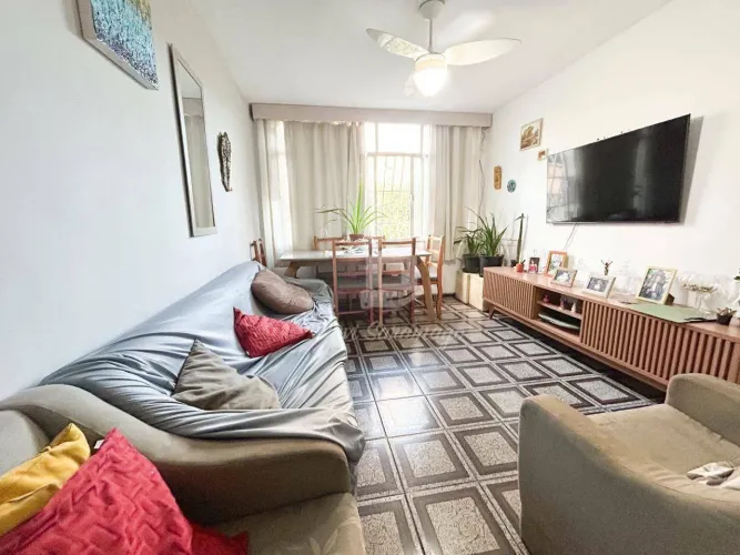 Apartamento de 2 Quartos no Fonseca