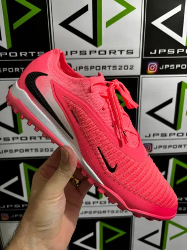 Chuteira Nike Phantom society