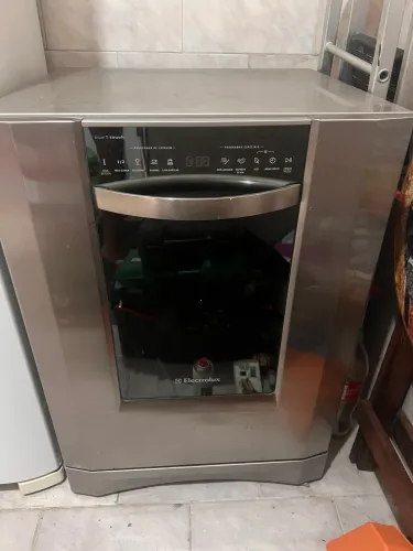 Lava-Louças Electrolux Blue Touch 9 Serviços (Inox