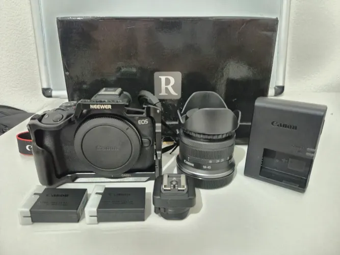Câmera Canon EOS R50