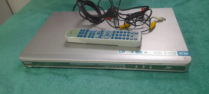 Dvd toca fácil Elsys com controle 