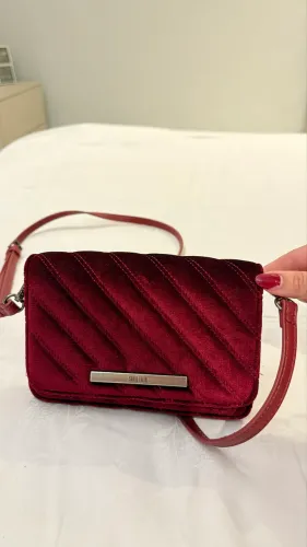 Bolsa camurça bordô Santa Lolla 