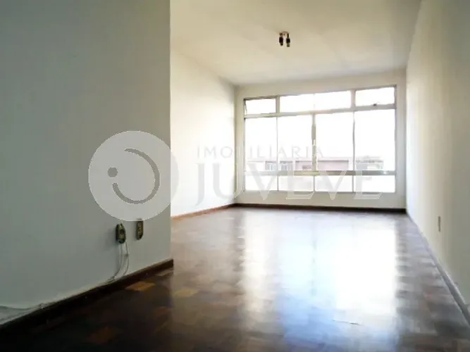 IMOBILIÁRIA JUVEVÊ VENDE APARTAMENTO NO CENTRO RUA MARECHAL DEODORO 1115