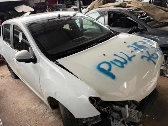 Sucata Renault Sandero para desmonte! SR Peças usadas!