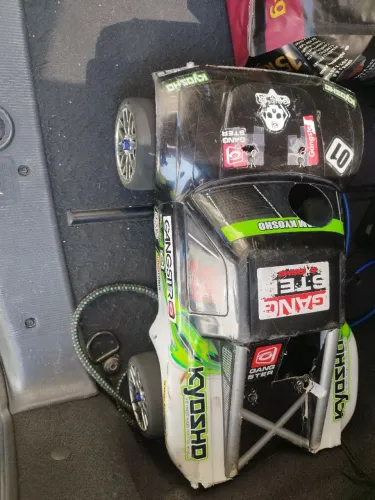 Vendo automodelo kyosho
