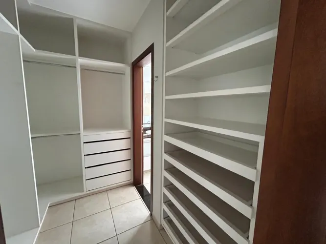 Excelente apartamento 4/4 próximo Cajuba clube