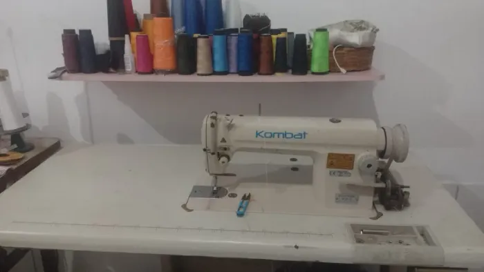 Máquina de costura industrial