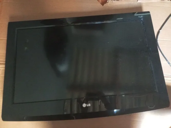 Vende-se televisão LG 38 polegadas auto falante ruim