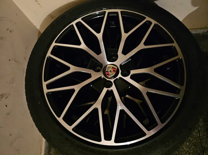 Vendo rodas aro 17 4 furos (4x100) com pouco uso e pneus novos