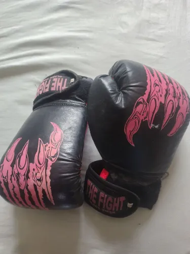 Vendo luvas de boxe feminina