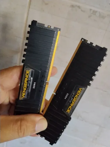 2 Memória ram 8G,3000MHz, DDR4, Vengerance LPX