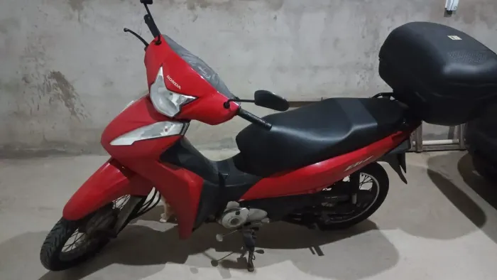 Honda biz 110i 2022 bem conservada 