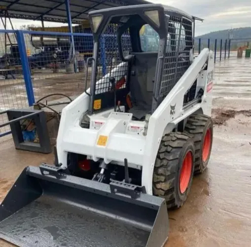 Mini carregadeira Bob CAT S130 2011