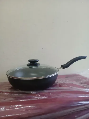 FRIGIDEIRA GRANDE COM TAMPA DE VIDRO NOVA