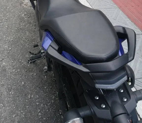 Vendo apoio de bagageiro FZ15 
