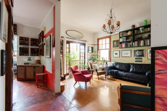 Casa para venda em Pacaembu com 5 quartos, sendo 2 suítes, 400m²