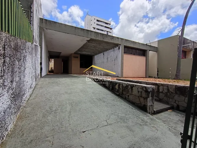 Casa Comercial para locação com 4 Quartos + Espaço amplo em cima - 4 Banheiros