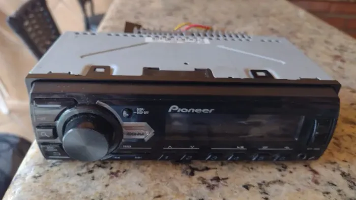 rádio pioneer modelo mvh-98ub em ótimo estado.