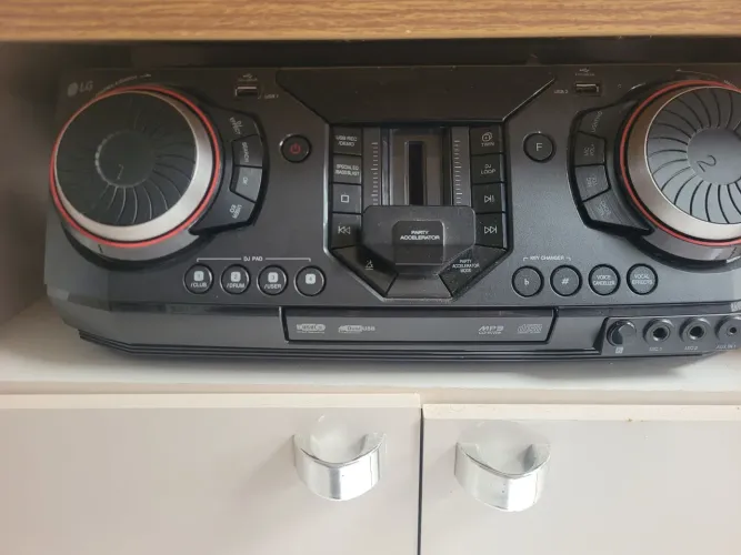 Som LG Bombox 2.350 watts 