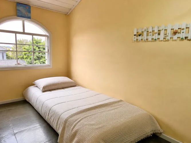 Cama de bicama com rodinhas