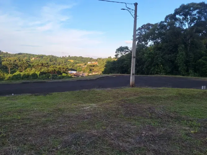 Ótimo terreno no bairro da Ferraria em Campo Largo, 5 min do Parque Passaúna e 20 min de C