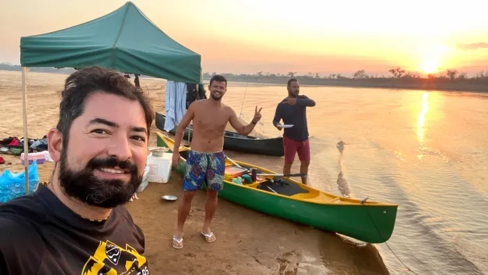 Canoa canadense em fibra - usado somente 2 vezes 