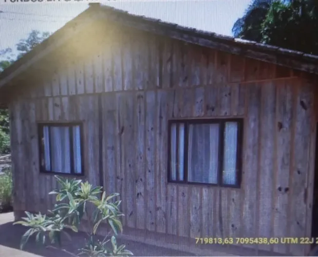 Casa de madeira para retirar do local