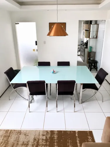 Mesa de Jantar 2,00m em Vidro e Inox + 6 Cadeiras em Inox | Excelente Estado