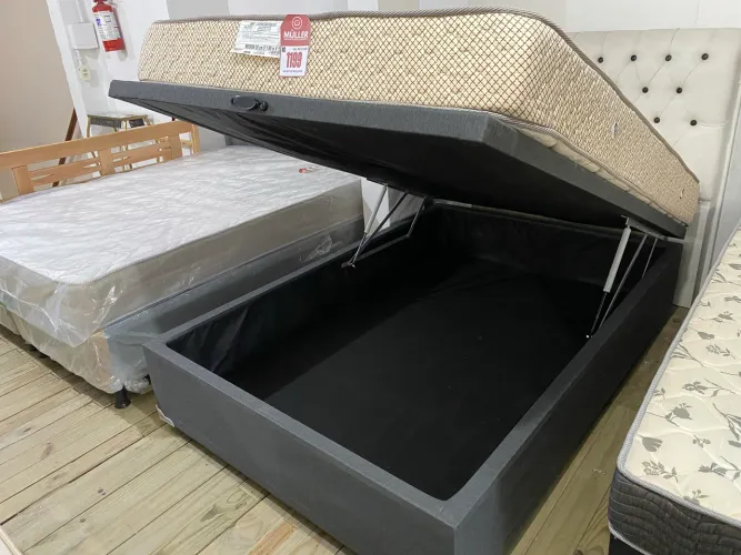 Cama de viúva com baú 