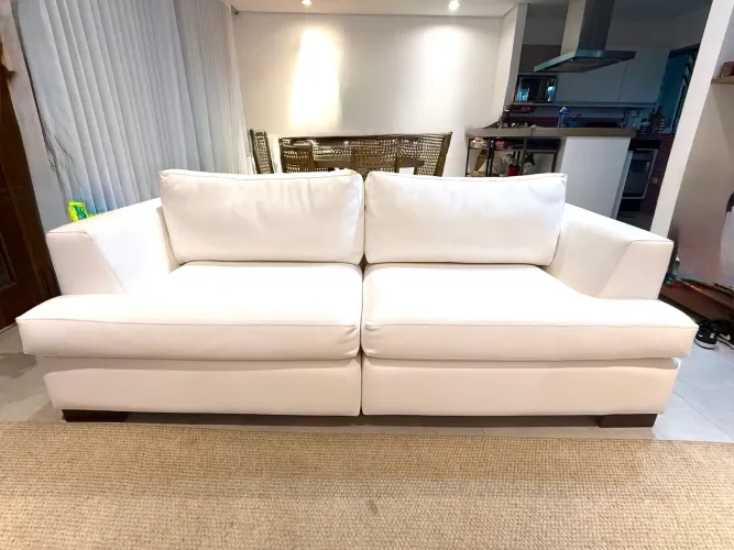 Sofá Branco em Couro Náutico