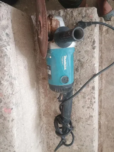 Esmerilhadeira Makita 