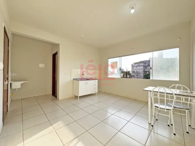 Apartamento de 1 quarto para alugar em Maringá, na Zona 07, com 20 m² de área útil, garage