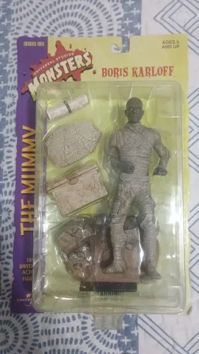 Boneco universal Monsters The mummy.