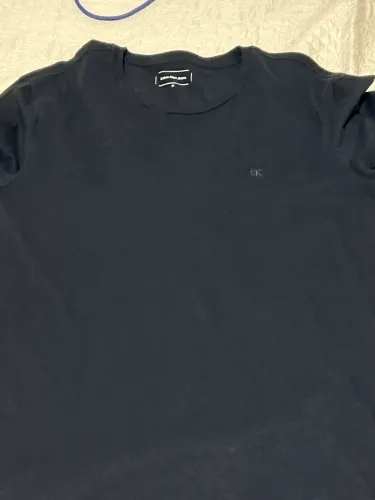 Vendo Camisa Manga Longa Ck , nunca utilizada 