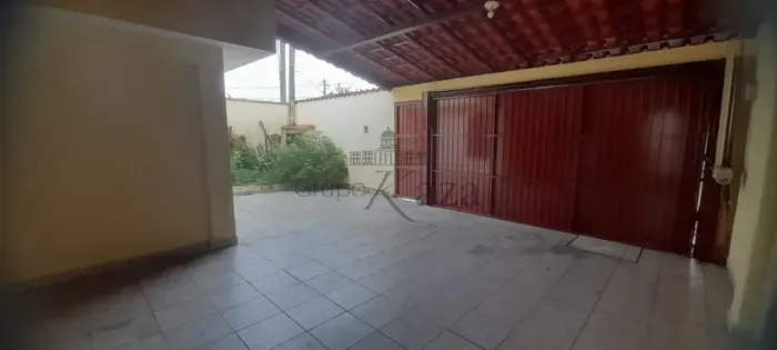 Imóvel para aluguel possui 350 metros quadrados com 3 quartos