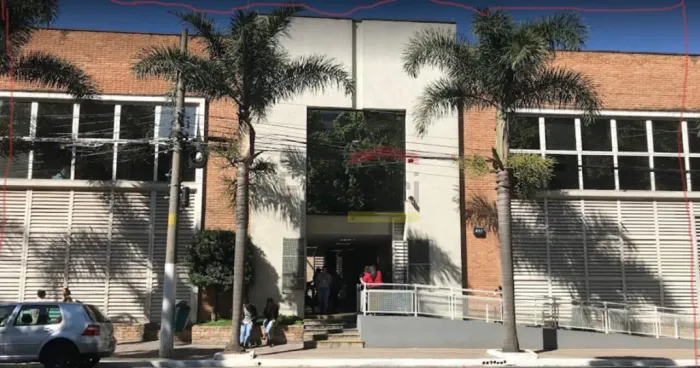 Prédio comercial excelente instalação.