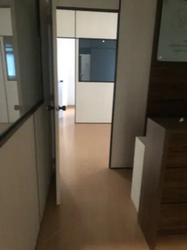 Aluga- se Sala Comercial pronta com moveis e divisórias 