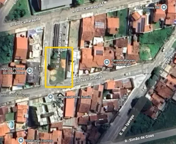 TERRENO DE ESQUINA EM EMAÚS