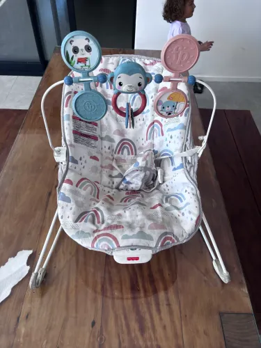 Cadeirinha de Diversão No Arco-íris da Fisher-Price