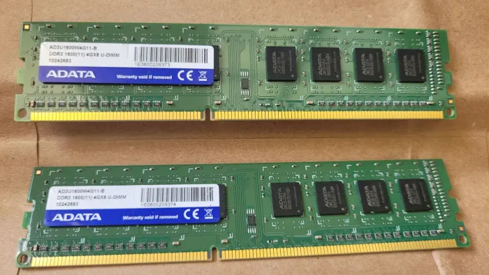 Kit Memória RAM ADATA 8GB 2x4GB DDR3 1600MHz PC3-12800 Desktop