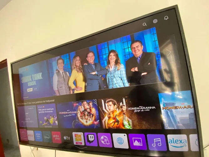 TV LG 60 Polegadas 4K Excelente