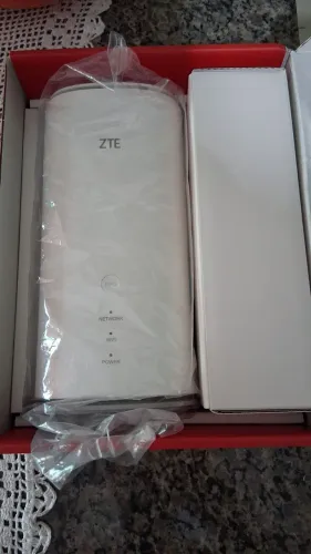 Vendo roteador ZTE MC8020, Porém está com Defeito não sei explicar pq ficou assim