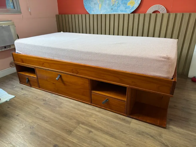 Cama de solteiro com colchão 