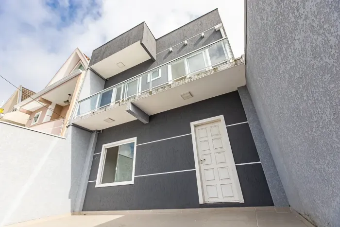 Sobrado no Uberaba, 106m², 3 quartos e 2 vagas