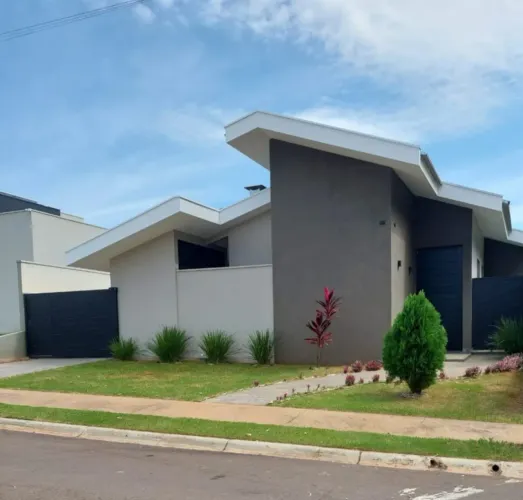 Linda casa térrea à venda no Condomínio Residencial Valência 2 - Álvares Machado - SP