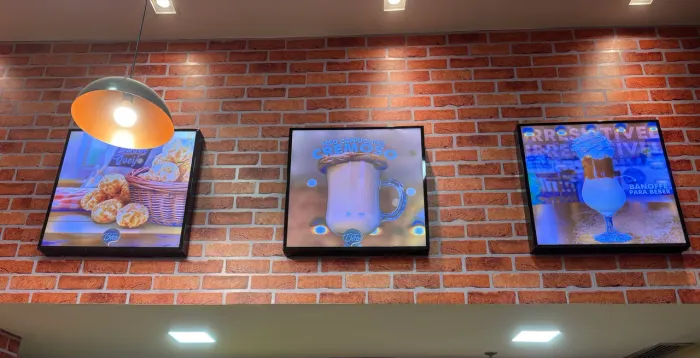 Quadro black light da cafeteria Cheirin Bão