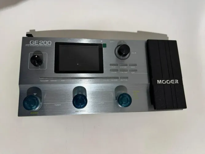 Pedaleira Digital Mooer GE200